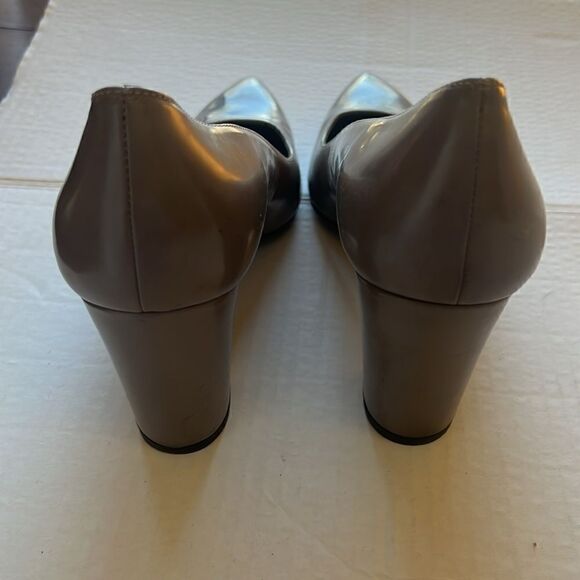 Stuart Weitzman Taupe Block Heel size 9 N - Picture 15 of 16